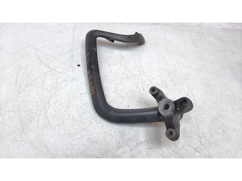 Recambio de agarradera trasera para triumph tiger 800 tiger 800 xca referencia OEM IAM T2309640  