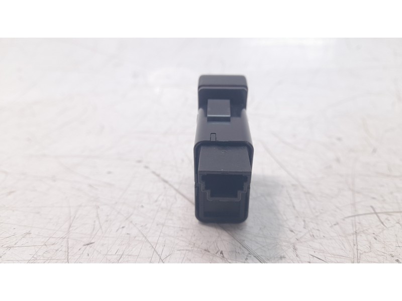 Recambio de warning para mazda cx-5 luxury 2wd referencia OEM IAM KD45664H0  