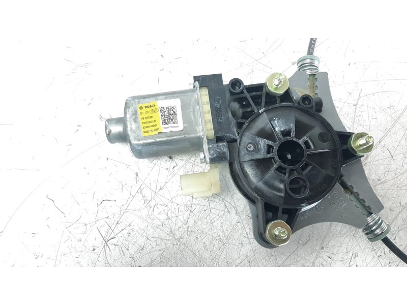 Recambio de elevalunas delantero derecho para kia stonic (ybcuv) referencia OEM IAM 82402H8100  