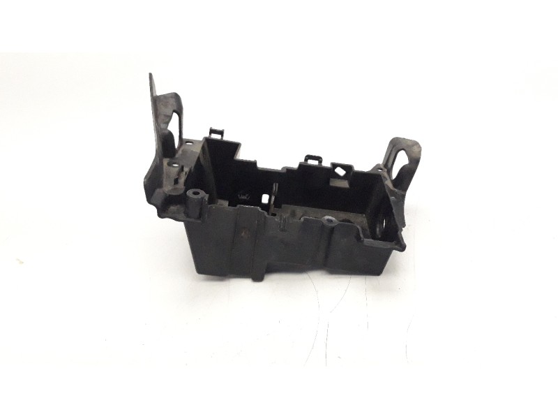 Recambio de moldura para honda cb 650r referencia OEM IAM 80111MKYD500  