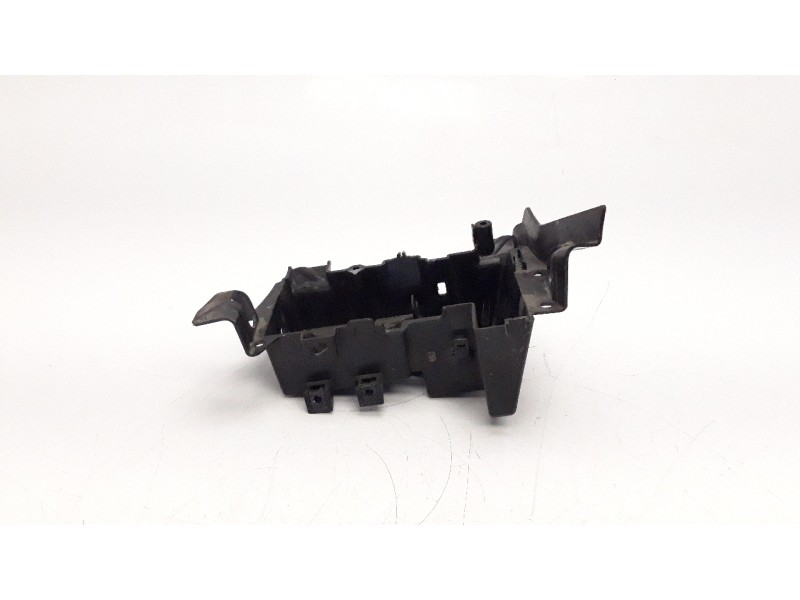 Recambio de moldura para honda cb 650r referencia OEM IAM 80111MKYD500  