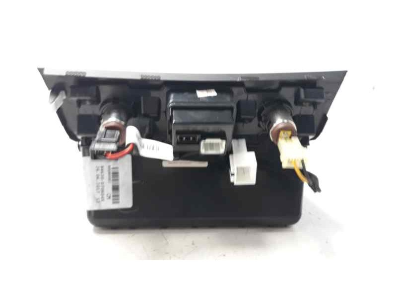 Recambio de cenicero para hyundai tucson klass bluedrive referencia OEM IAM 84630D70604  