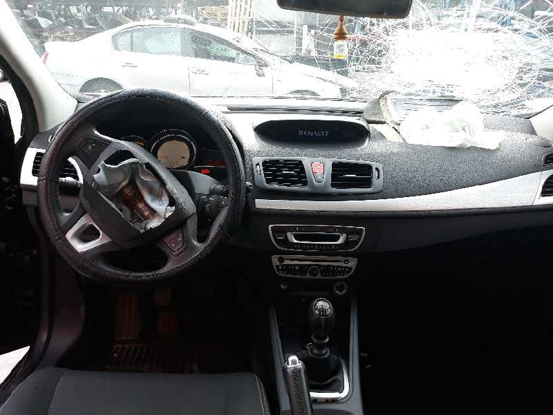 renault megane iii berlina 5 p del año 2009