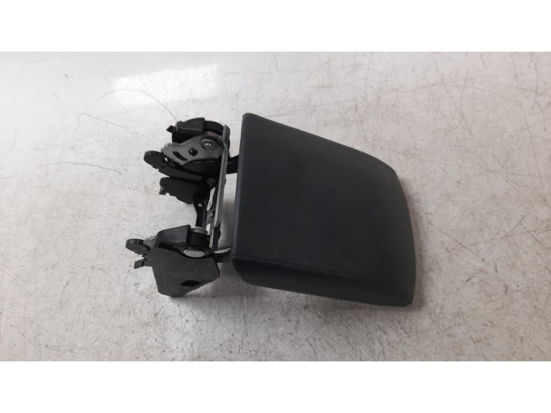 Recambio de apoyabrazos central para volkswagen t-cross 1.0 tsi referencia OEM IAM 2GM864207ATJT  