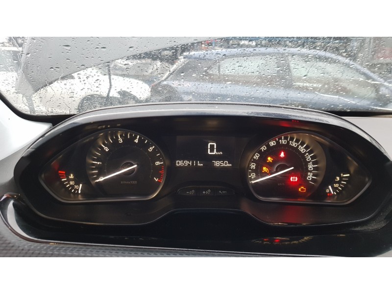 Recambio de cuadro instrumentos para peugeot 208 1.2 12v e-vti referencia OEM IAM 9813848780  