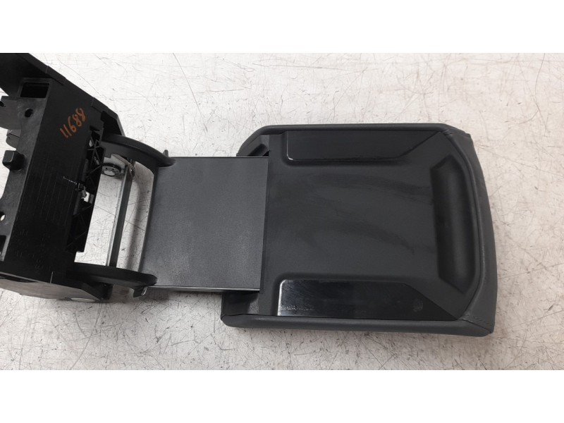 Recambio de apoyabrazos central para volkswagen t-cross 1.0 tsi referencia OEM IAM 2GM864207ATJT  