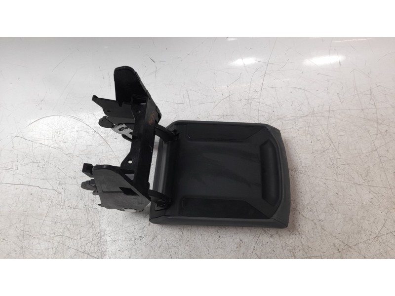Recambio de apoyabrazos central para volkswagen t-cross 1.0 tsi referencia OEM IAM 2GM864207ATJT  