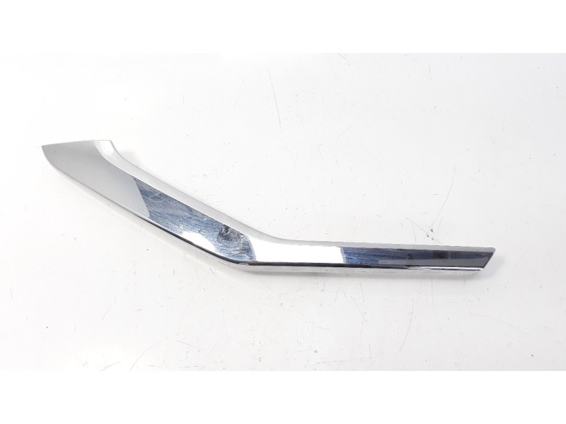 Recambio de molduras delanteras para mitsubishi eclipse cross motion 2wd referencia OEM IAM 6407A247  
