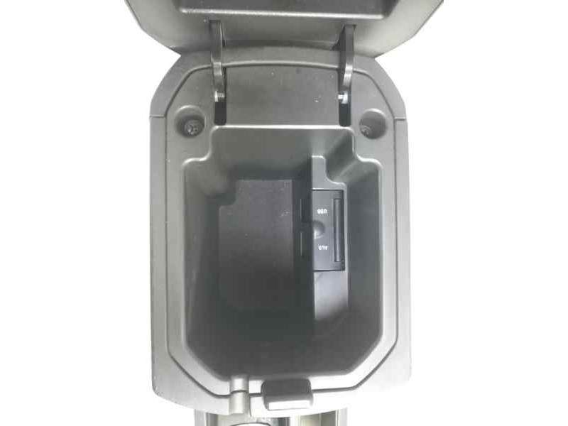 Recambio de apoyabrazos central para chevrolet cruze lt referencia OEM IAM   