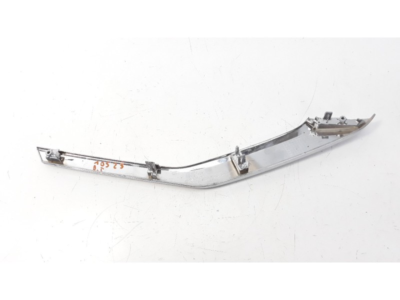 Recambio de molduras delanteras para mitsubishi eclipse cross motion 2wd referencia OEM IAM 6407A247  