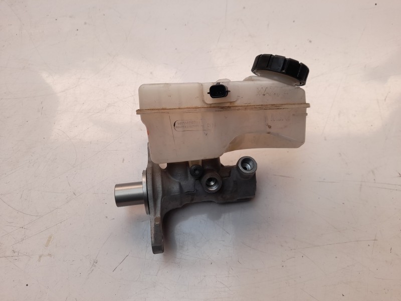 Recambio de bomba freno para renault captur zen referencia OEM IAM 460915125R  