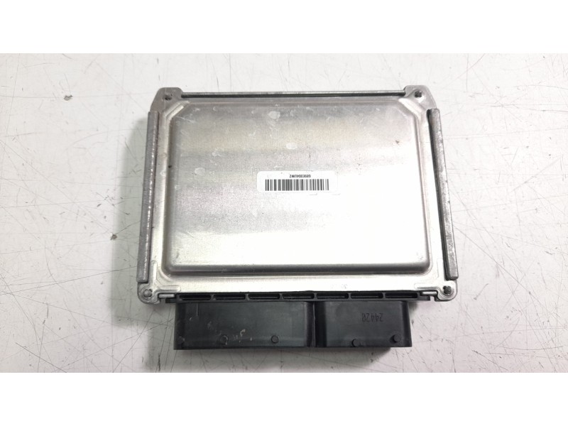 Recambio de centralita motor uce para volkswagen t-cross 1.0 tsi referencia OEM IAM 05C907394D  