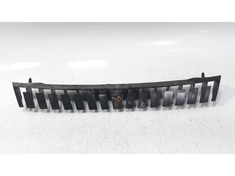 Recambio de moldura para peugeot 308 1.6 blue-hdi fap referencia OEM IAM 9677364780  