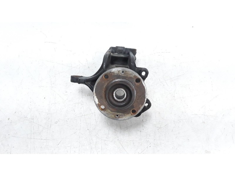Recambio de mangueta delantera derecha para peugeot 208 1.2 12v e-vti referencia OEM IAM 1607557580  