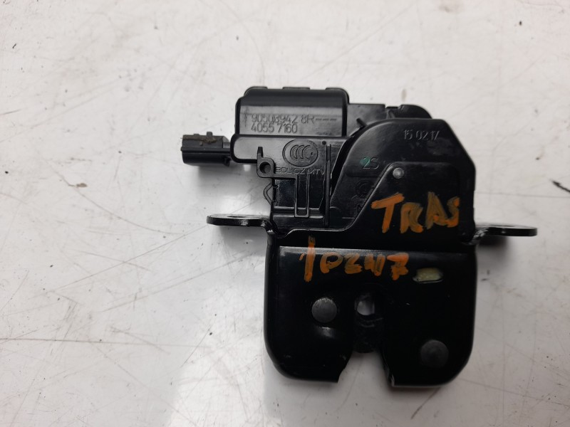 Recambio de cerradura maletero / porton para renault captur zen referencia OEM IAM 905039428R  