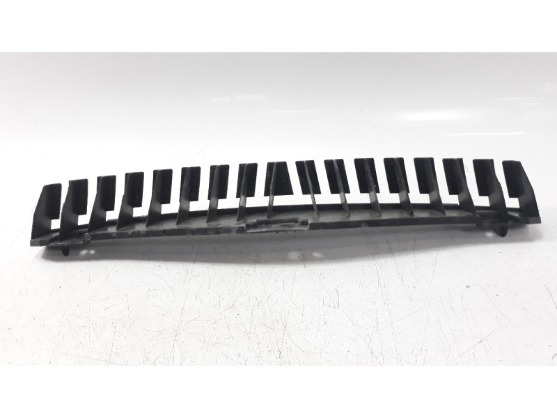 Recambio de moldura para peugeot 308 1.6 blue-hdi fap referencia OEM IAM 9677364780  