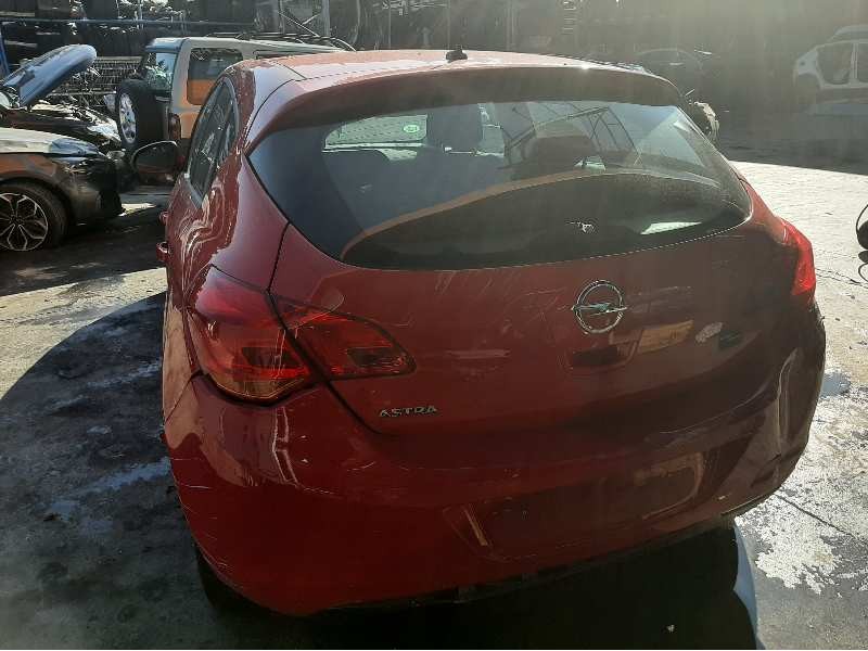 opel astra j lim. del año 2010