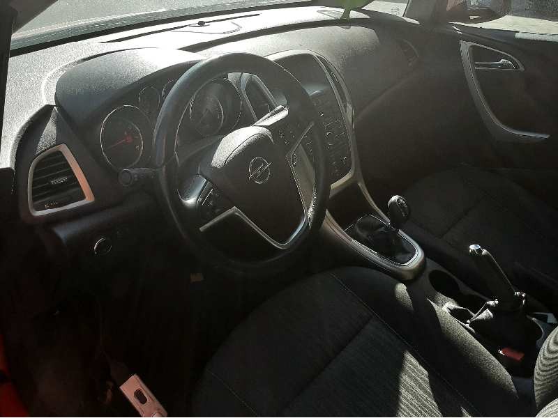 opel astra j lim. del año 2010