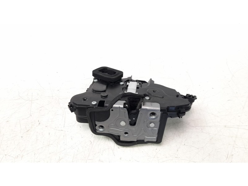 Recambio de cerradura puerta delantera izquierda para volkswagen t-cross 1.0 tsi referencia OEM IAM 10B837015  