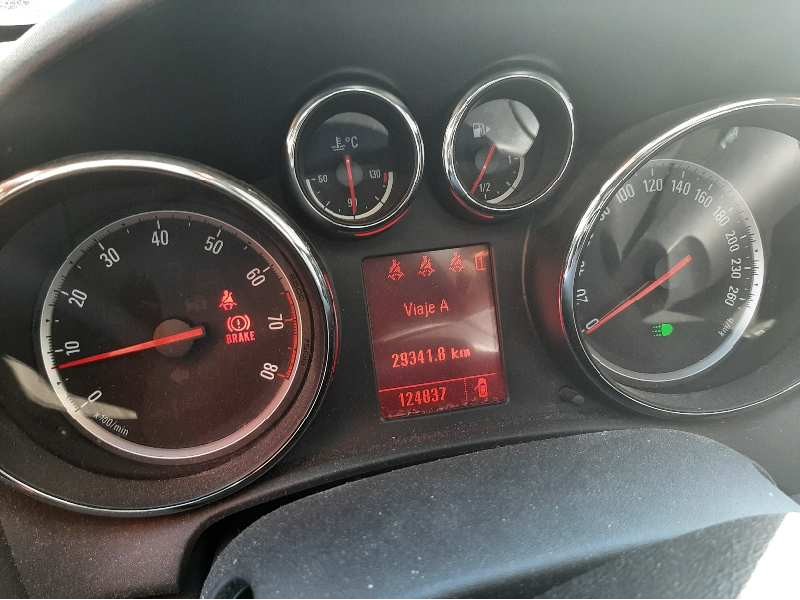 opel astra j lim. del año 2010