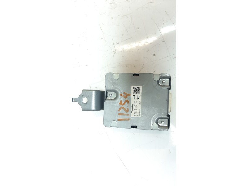 Recambio de modulo electronico para toyota rav4 hybrid 4x2 advance referencia OEM IAM 8657242051  