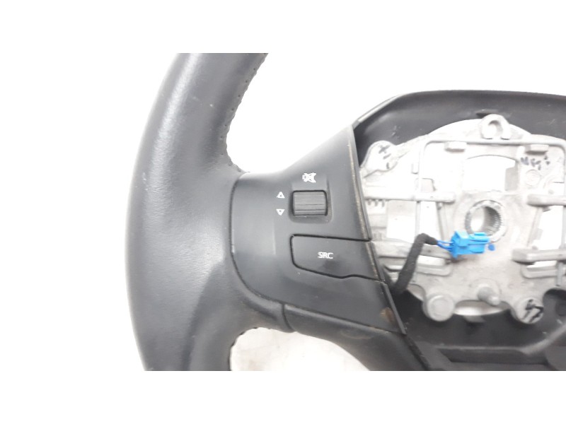 Recambio de volante para peugeot 208 1.2 12v e-vti referencia OEM IAM 98084115ZD  