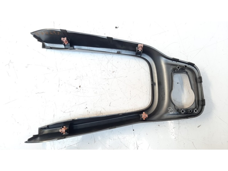 Recambio de moldura para suzuki vitara 1.4 16v boosterjet cat referencia OEM IAM 7581154P3  