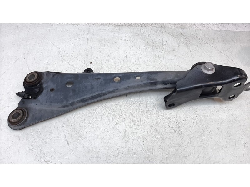 Recambio de brazo suspension inferior trasero izquierdo para toyota rav 4 referencia OEM IAM 4878048110  