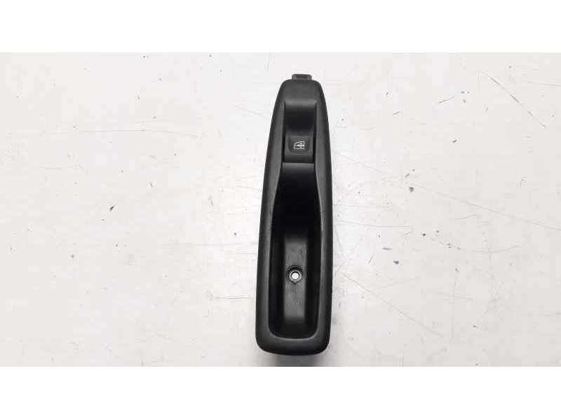 Recambio de mando elevalunas trasero derecho para renault captur zen referencia OEM IAM 829614619R  