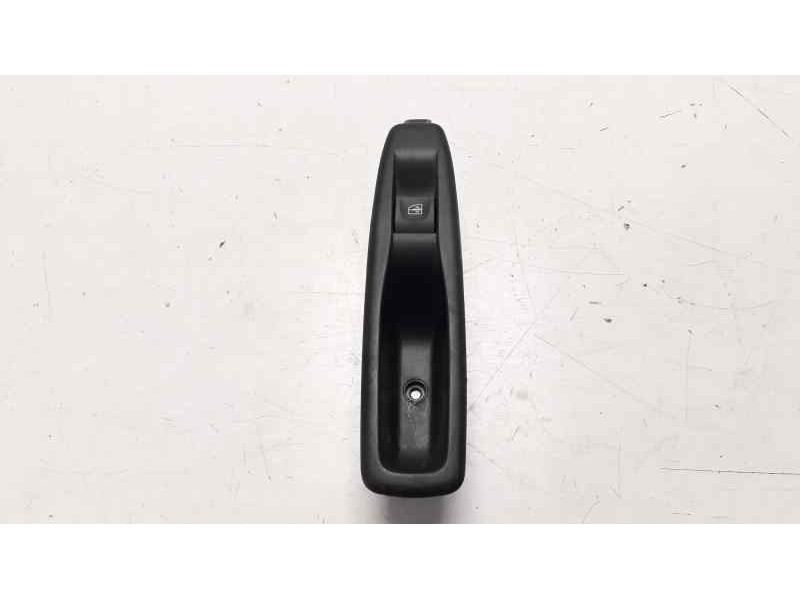 Recambio de mando elevalunas trasero izquierdo para renault captur zen referencia OEM IAM 829614619R  