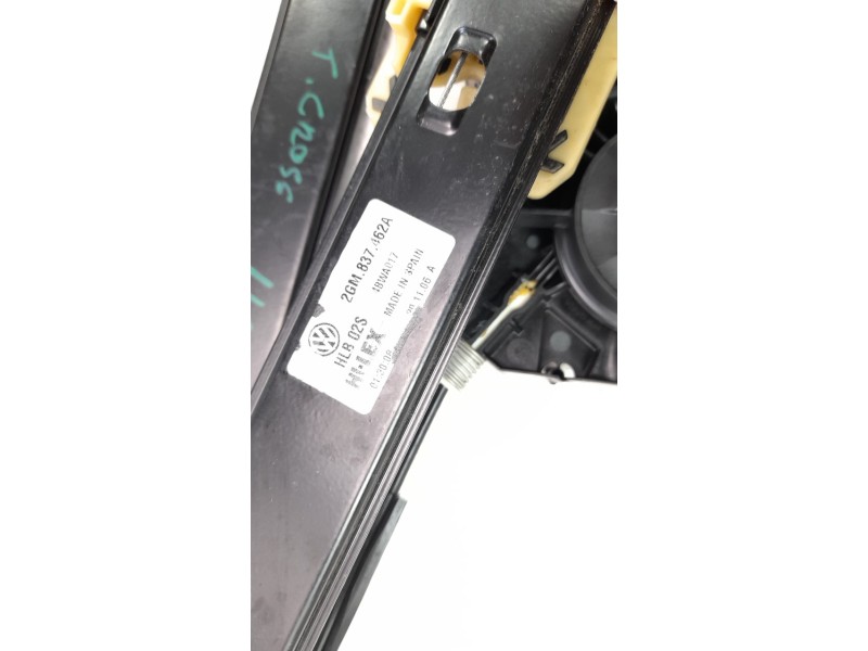 Recambio de elevalunas delantero derecho para volkswagen t-cross 1.0 tsi referencia OEM IAM 2GM837462A  