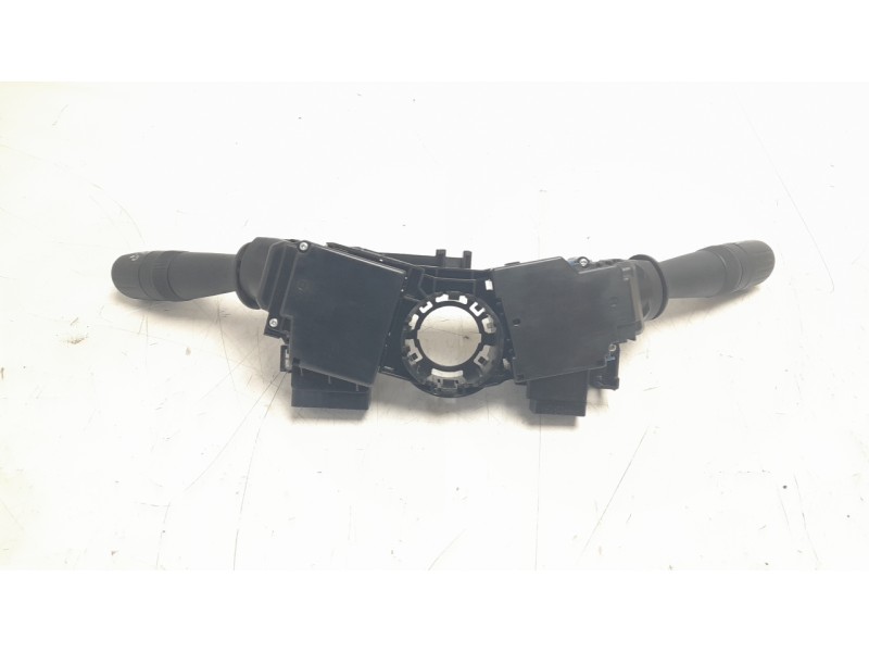 Recambio de mando multifuncion para toyota rav 4 referencia OEM IAM 8414033250  
