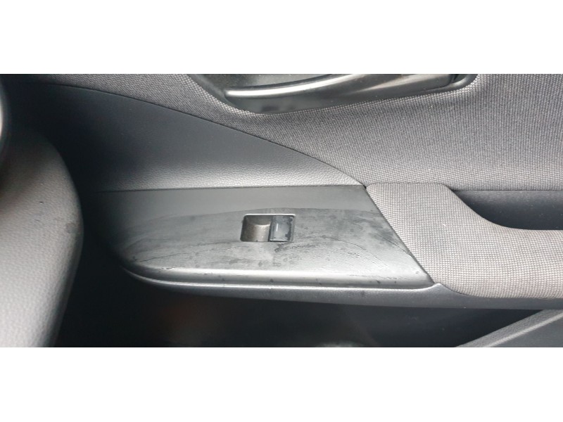 Recambio de mando elevalunas delantero derecho para toyota c-hr hybrid active referencia OEM IAM 84810F4020  