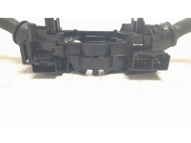 Recambio de mando multifuncion para toyota rav 4 referencia OEM IAM 8414033250  