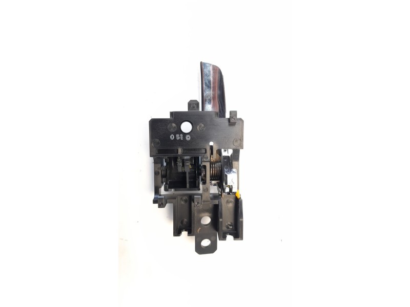Recambio de maneta interior trasera derecha para mitsubishi eclipse cross motion 2wd referencia OEM IAM 5716A702XA  