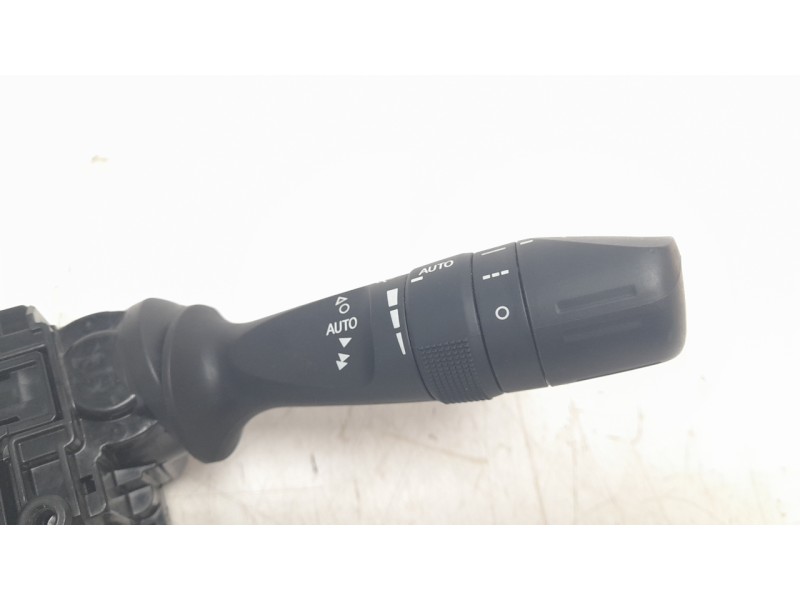 Recambio de mando multifuncion para toyota rav 4 referencia OEM IAM 8414033250  