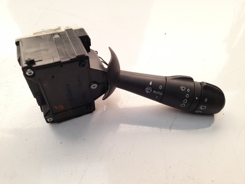 Recambio de mando limpia para renault captur zen referencia OEM IAM 8201168016  