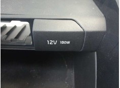 Recambio de moldura para kia stonic (ybcuv) spirit referencia OEM IAM 84365H8000   2