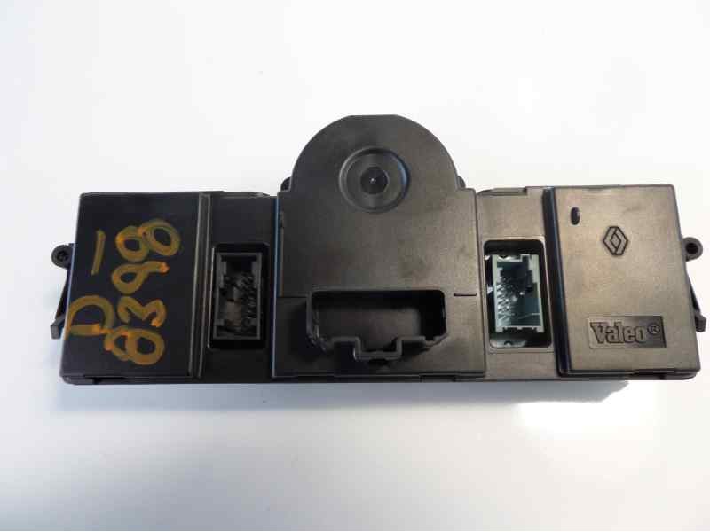 Recambio de mando climatizador para renault megane ii berlina 5p luxe privilege referencia OEM IAM 8200070752  