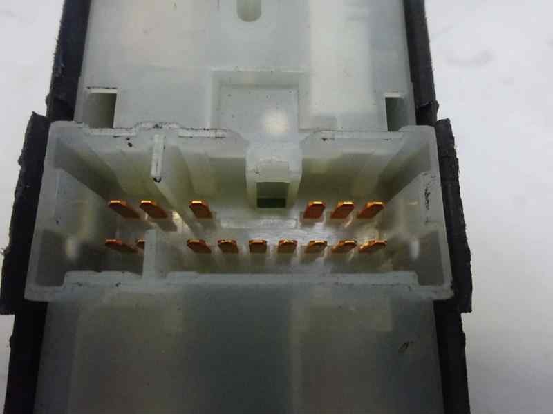 Recambio de mando elevalunas delantero izquierdo para nissan almera tino (v10m) acenta referencia OEM IAM   