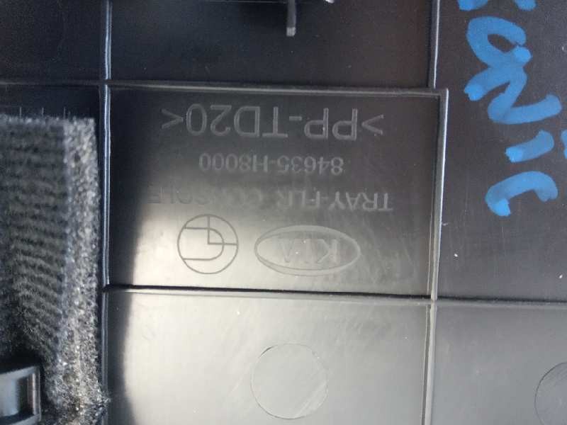 Recambio de moldura para kia stonic (ybcuv) spirit referencia OEM IAM 84365H8000  