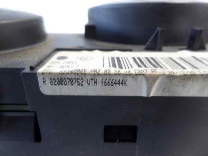 Recambio de mando climatizador para renault megane ii berlina 5p luxe privilege referencia OEM IAM 8200070752  