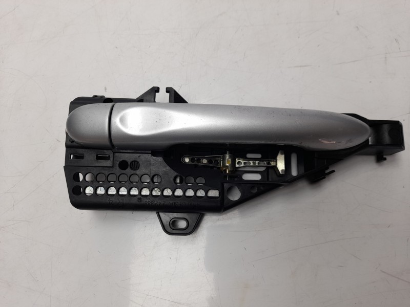 Recambio de maneta exterior trasera derecha para renault captur zen referencia OEM IAM 806B02596R  