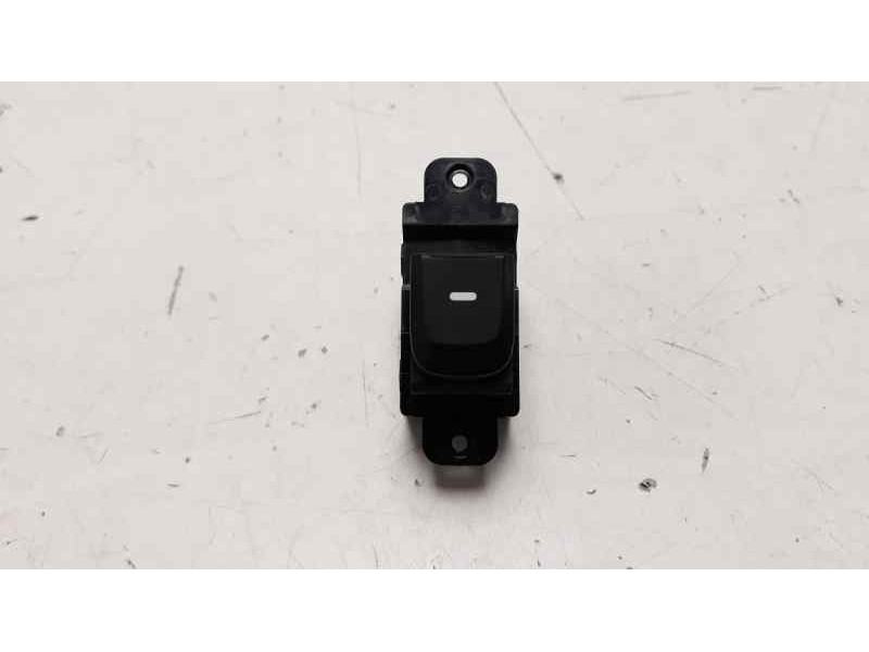Recambio de mando elevalunas delantero derecho para hyundai i10 1.2 cat referencia OEM IAM 71116B4000  
