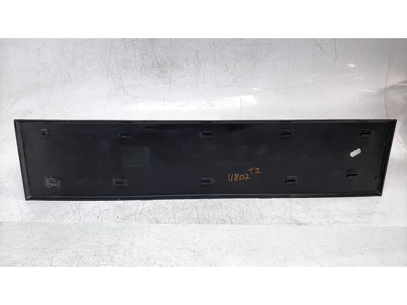 Recambio de molduras traseras para citroen jumper kasten 30 l1h1 bluehdi 120 referencia OEM IAM 1320759070 107095399E 