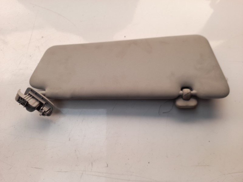 Recambio de parasol izquierdo para renault captur zen referencia OEM IAM 964012136R  