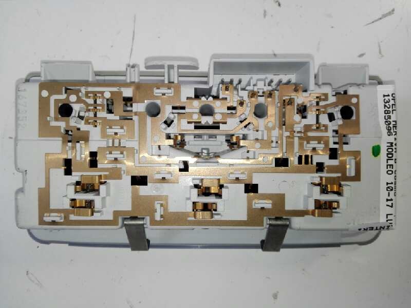 Recambio de luz interior para opel meriva b cosmo referencia OEM IAM 13285096  