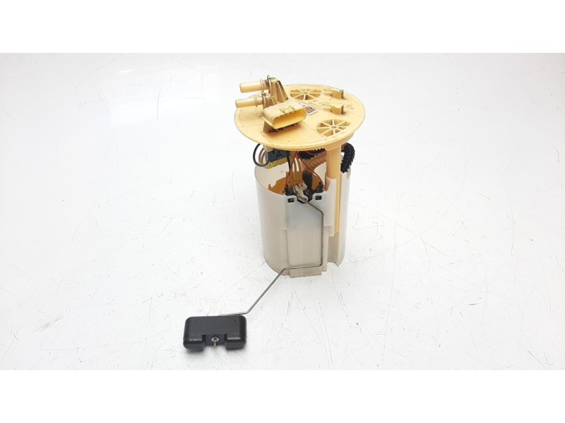 Recambio de bomba combustible para renault megane iv berlina 5p 1.5 blue dci diesel fap referencia OEM IAM 172027799R 0580203319