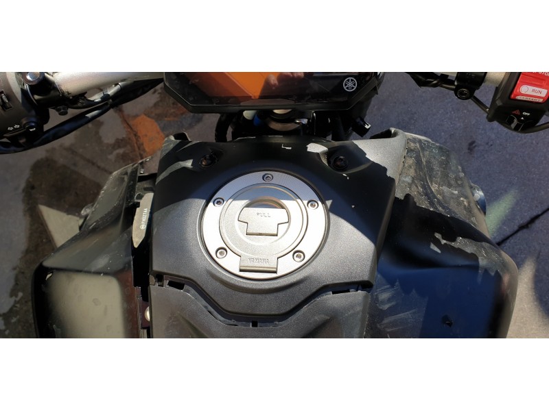 Recambio de moldura para yamaha mt-07 referencia OEM IAM BAT2464E00  