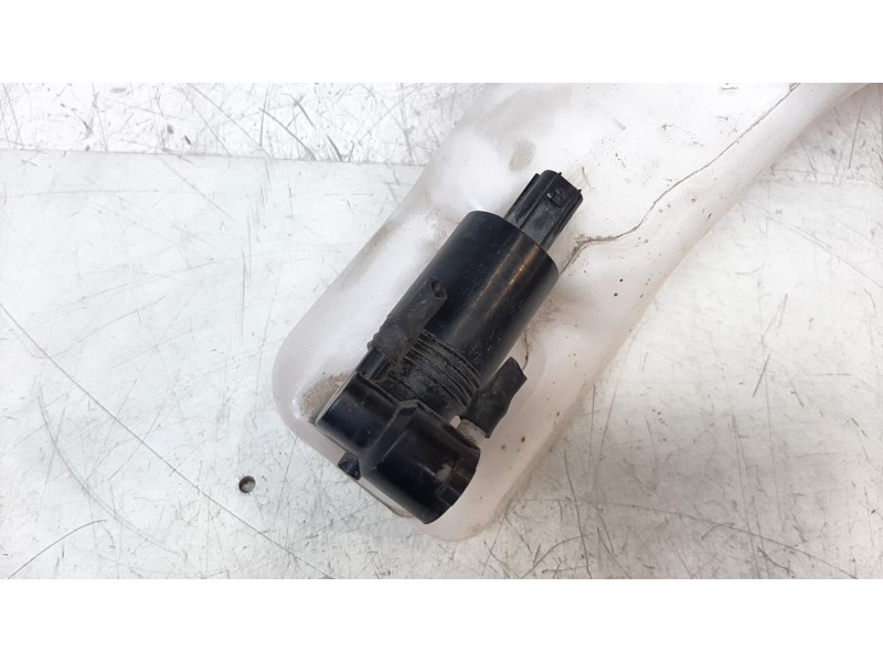 Recambio de deposito limpia para ford fiesta (cb1) ghia referencia OEM IAM 8A6117B613AE  